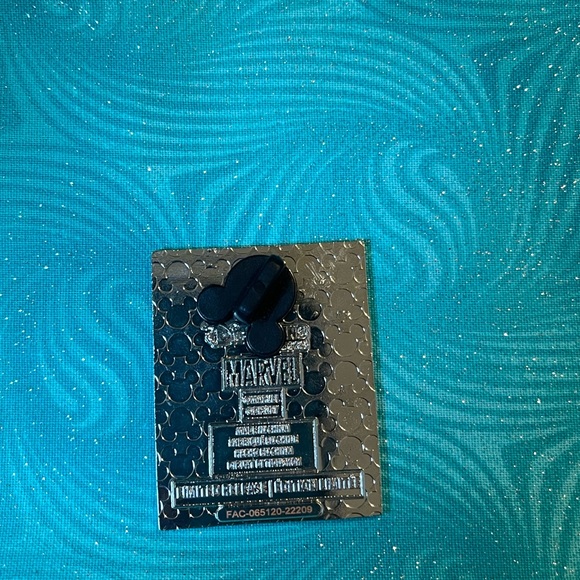 Spider-Man Disney pin - Picture 2 of 2